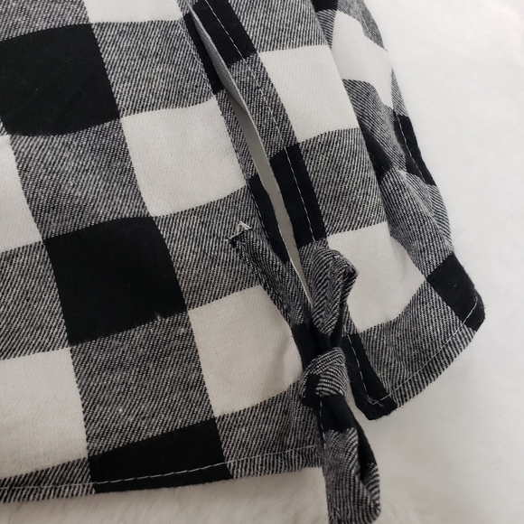 48" Buffalo Plaid Christmas Tree Skirt Black & White - Picture 3 of 6